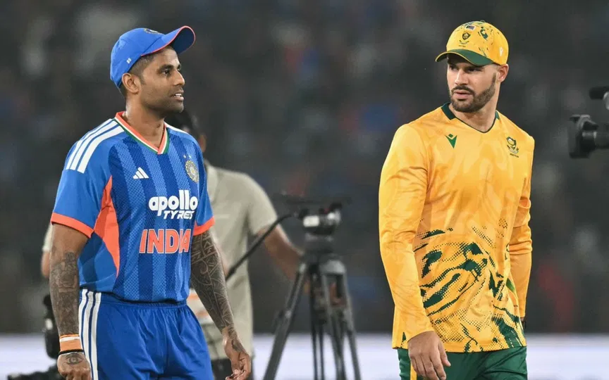 Sanju Samson stays on bench as Suryakumar Yadav opts to bowl first in IND vs SA 2nd T20I Sanju Samson stays on bench as Suryakumar Yadav opts to bowl first in IND vs SA 2nd T20I